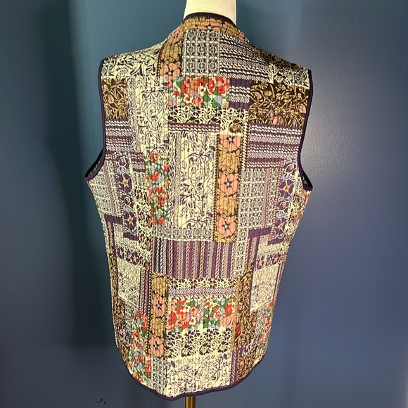 Orvis Women's REVERSIBLE quilted vest, size M, 2 patterns, mini print & patches - Picture 6 of 14